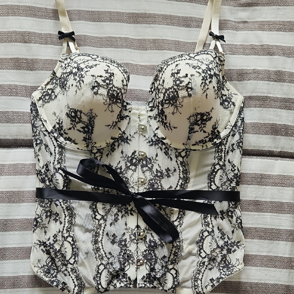 Victoria's Secret Black and White Lace Corset - 34D